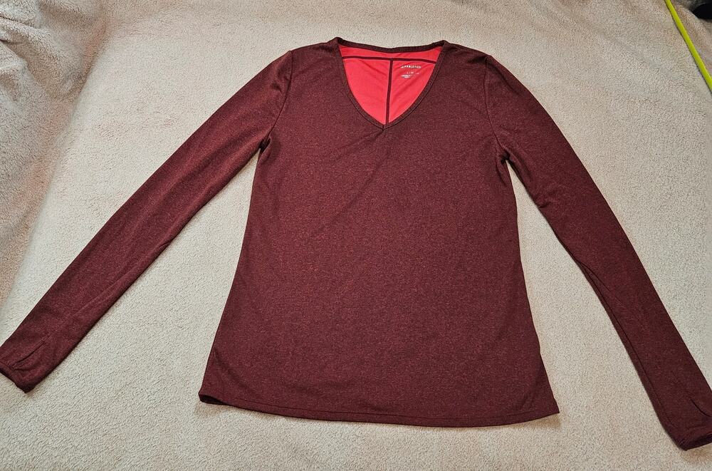 Fabletics Long Sleeve V-Neck Athletic Shirt Size L/10 Burgundy with Thumbholes